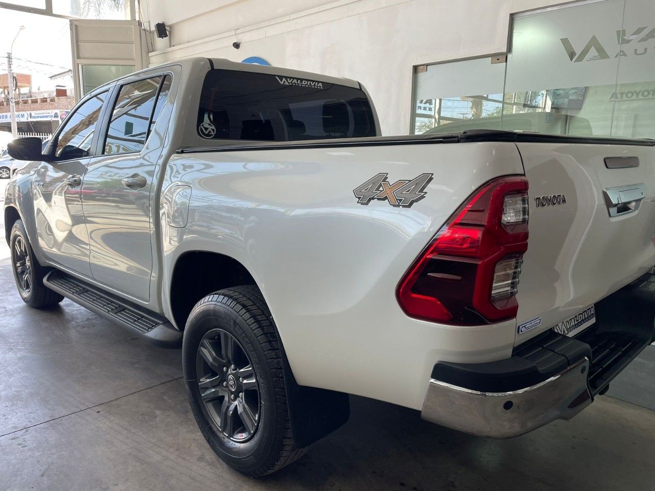Toyota Hilux Usada en San Juan, deRuedas
