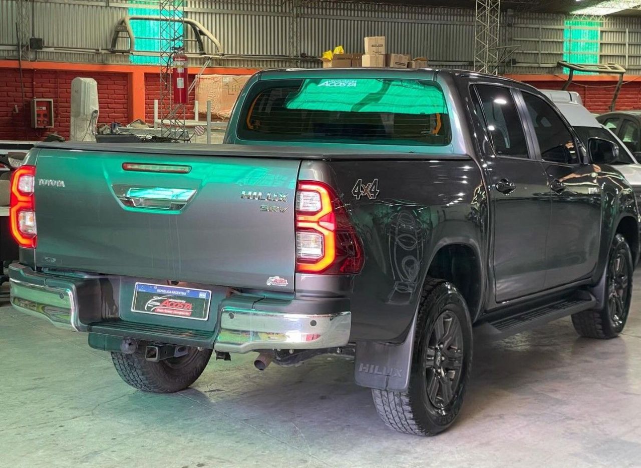 Toyota Hilux Usada en San Juan, deRuedas