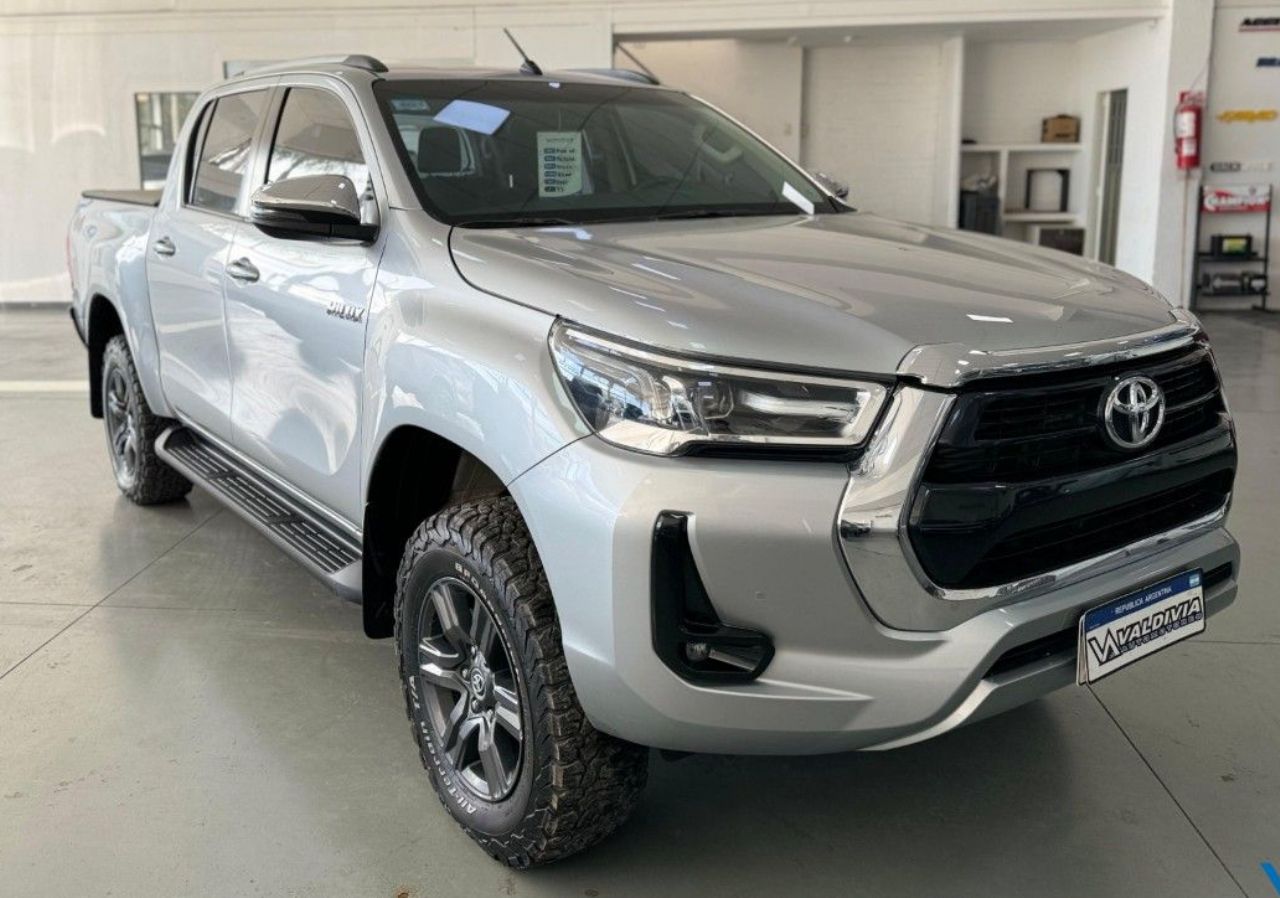 Toyota Hilux Usada en San Juan, deRuedas