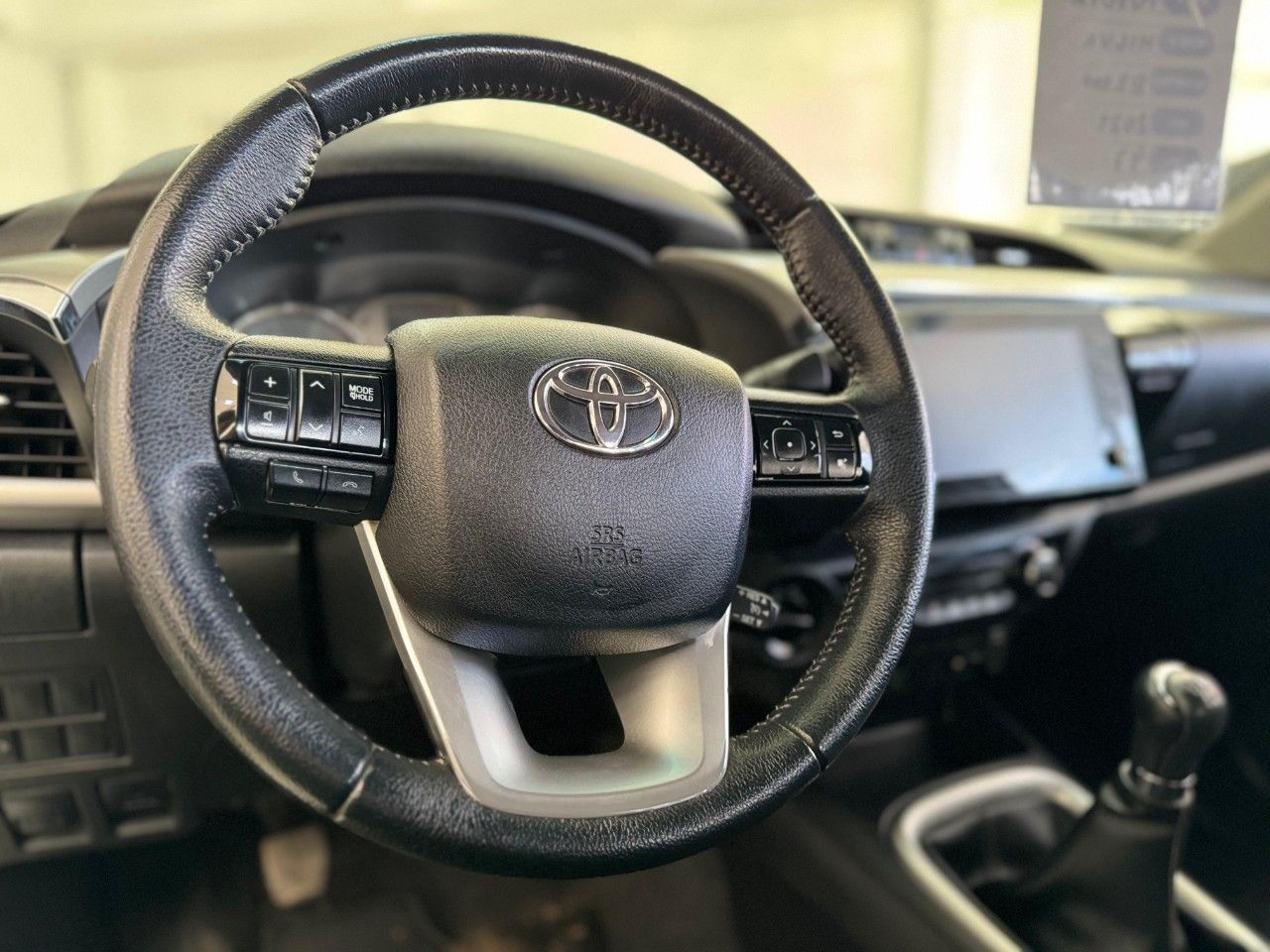 Toyota Hilux Usada en San Juan, deRuedas