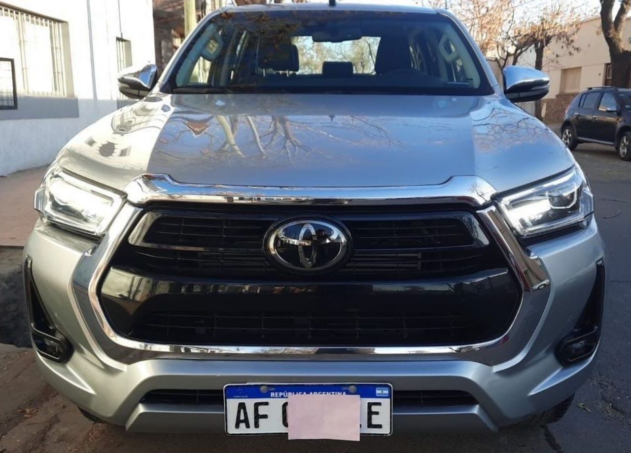 Toyota Hilux Usada Financiado en Mendoza, deRuedas