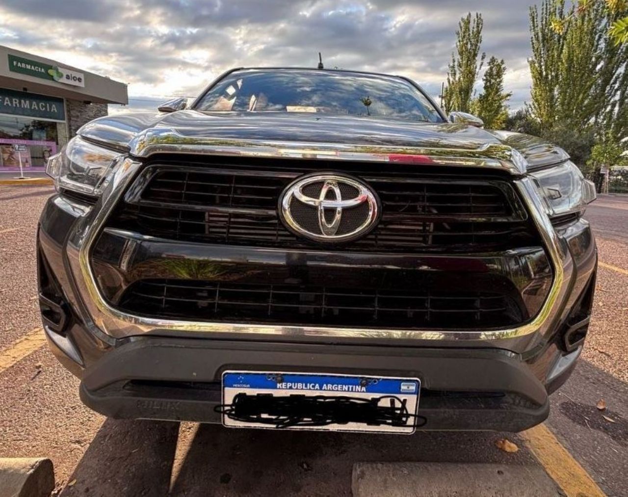 Toyota Hilux Usada en Mendoza, deRuedas
