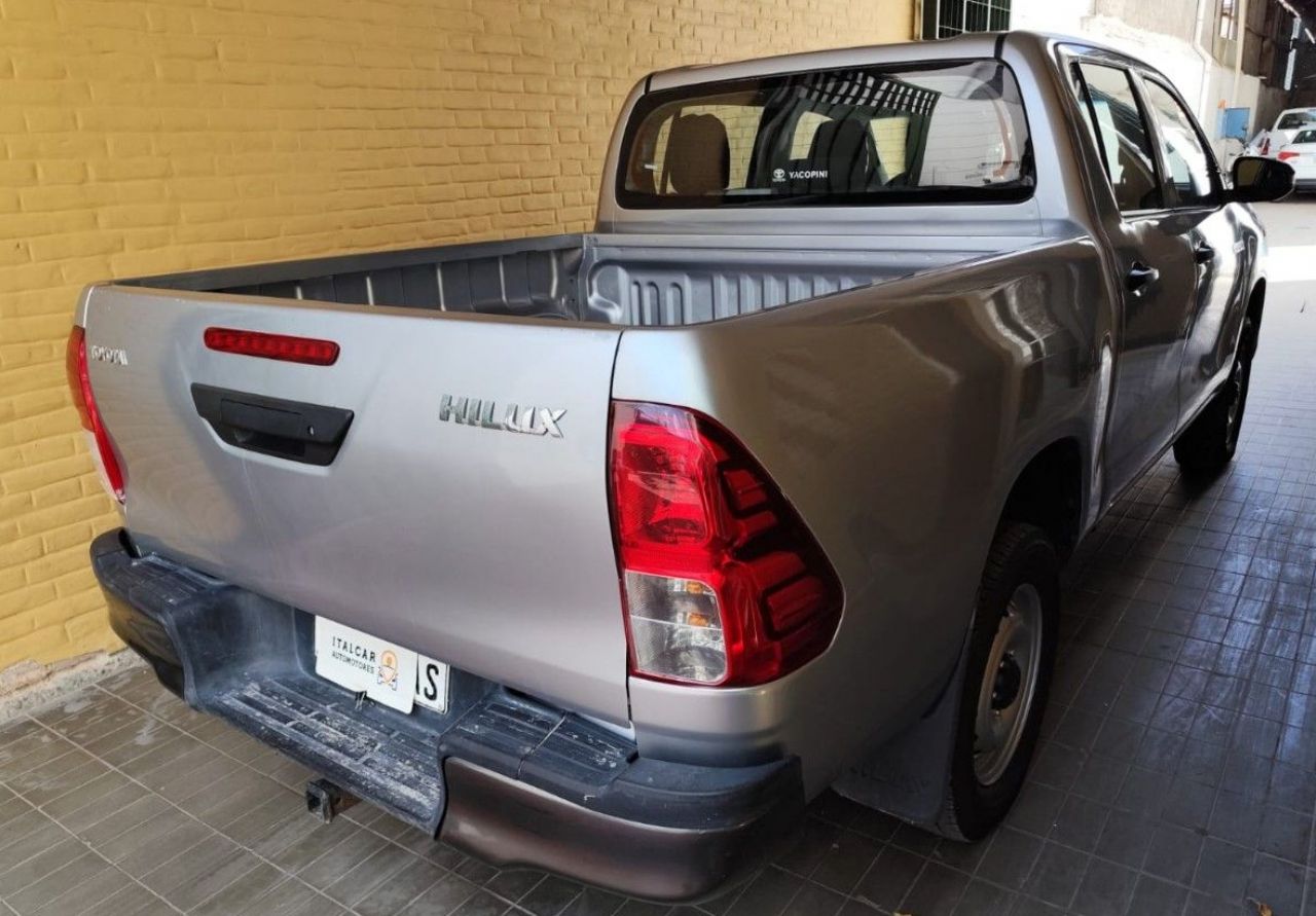 Toyota Hilux Usada Financiado en Mendoza, deRuedas
