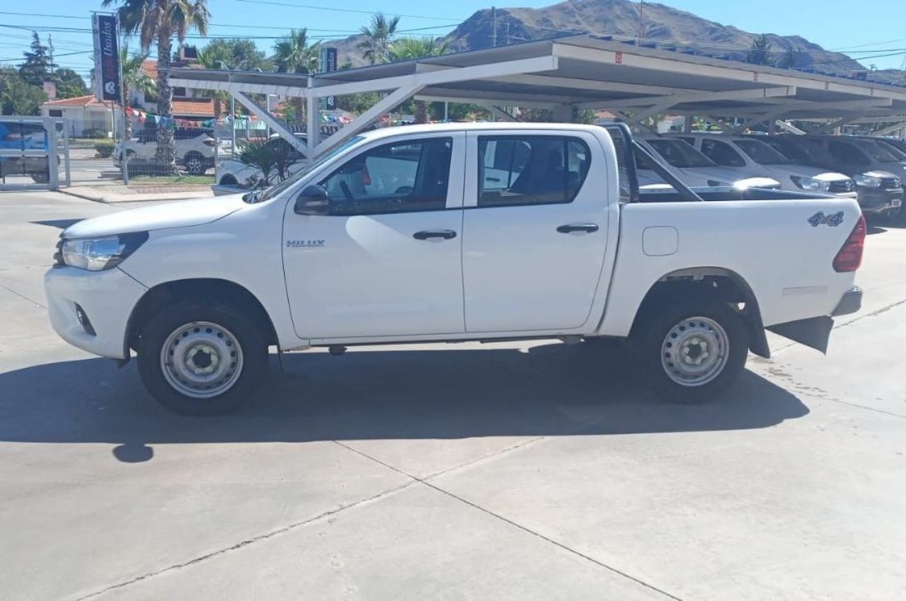 Toyota Hilux Usada en San Luis, deRuedas