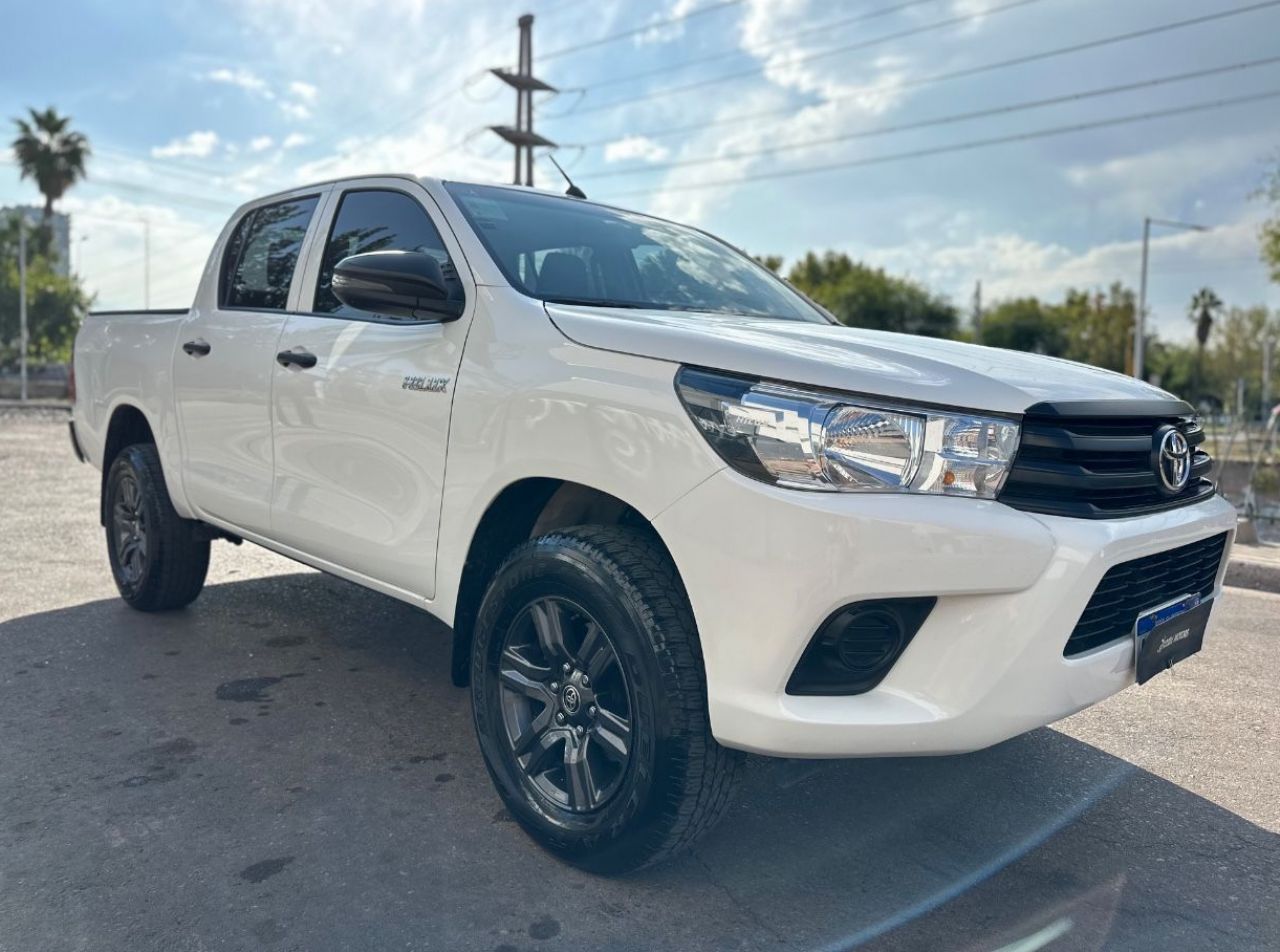 Toyota Hilux Usada Financiado en Mendoza, deRuedas