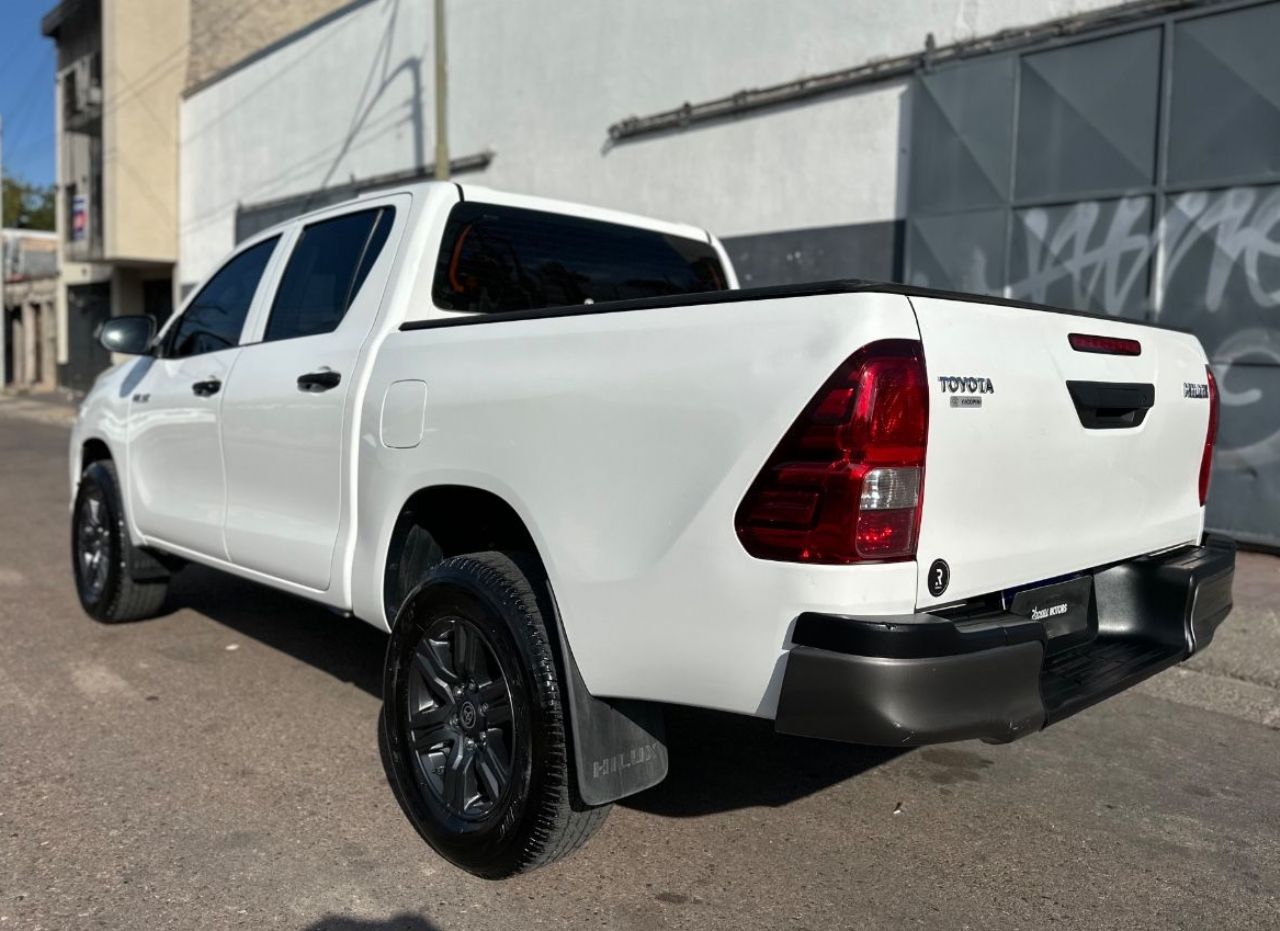 Toyota Hilux Usada Financiado en Mendoza, deRuedas