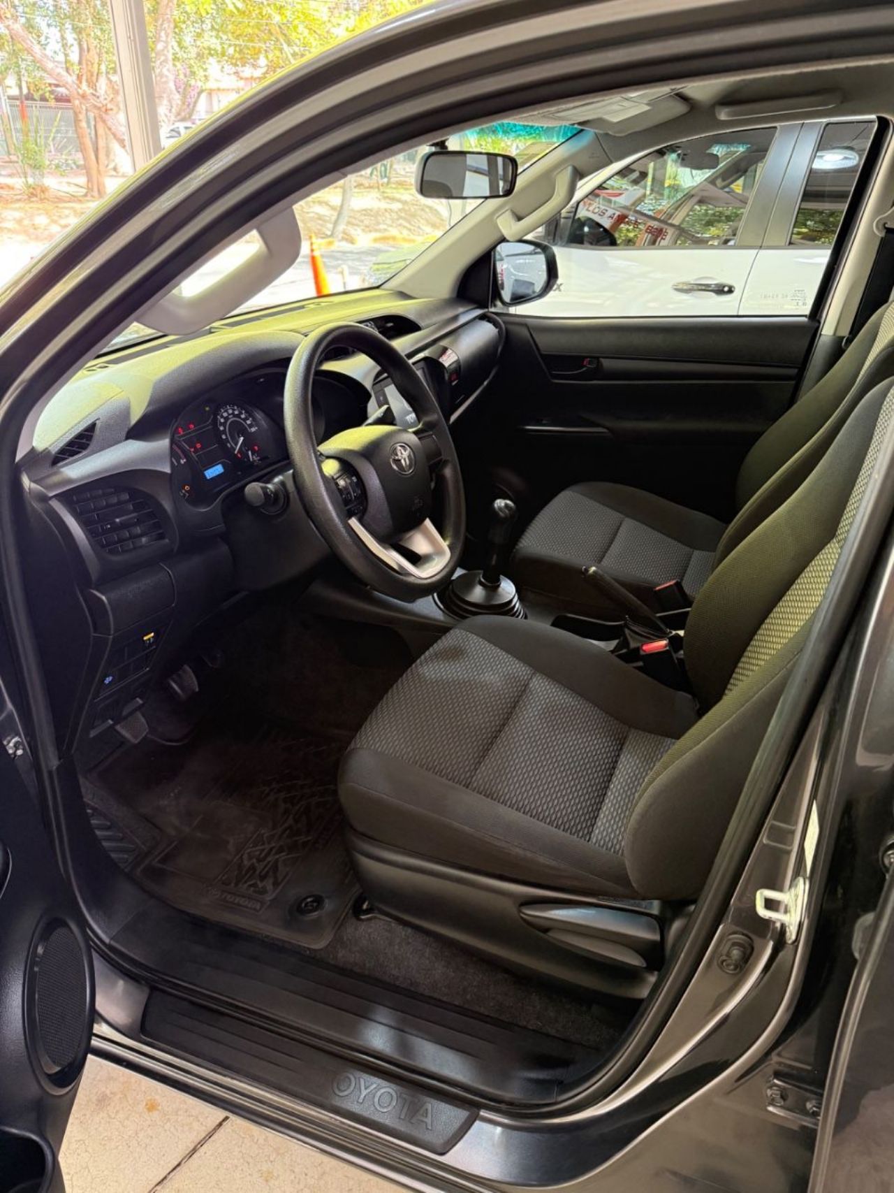 Toyota Hilux Usada Financiado en Mendoza, deRuedas