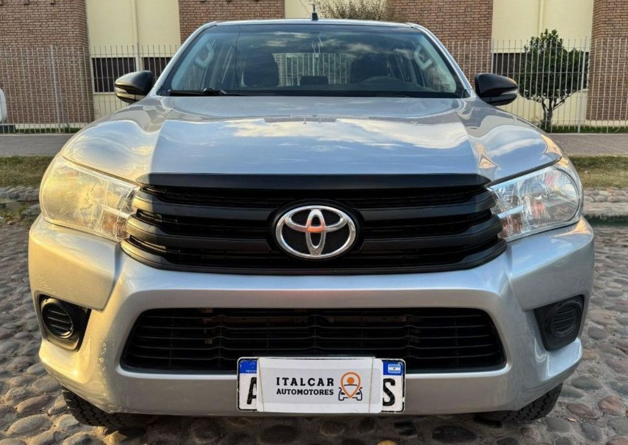 Toyota Hilux Usada Financiado en Mendoza, deRuedas