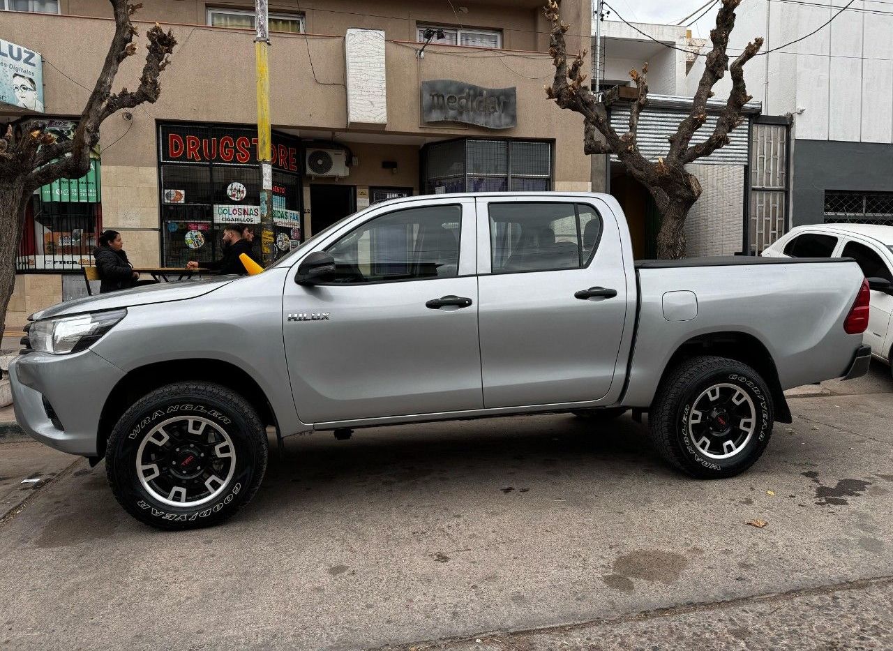 Toyota Hilux Usada Financiado en Mendoza, deRuedas