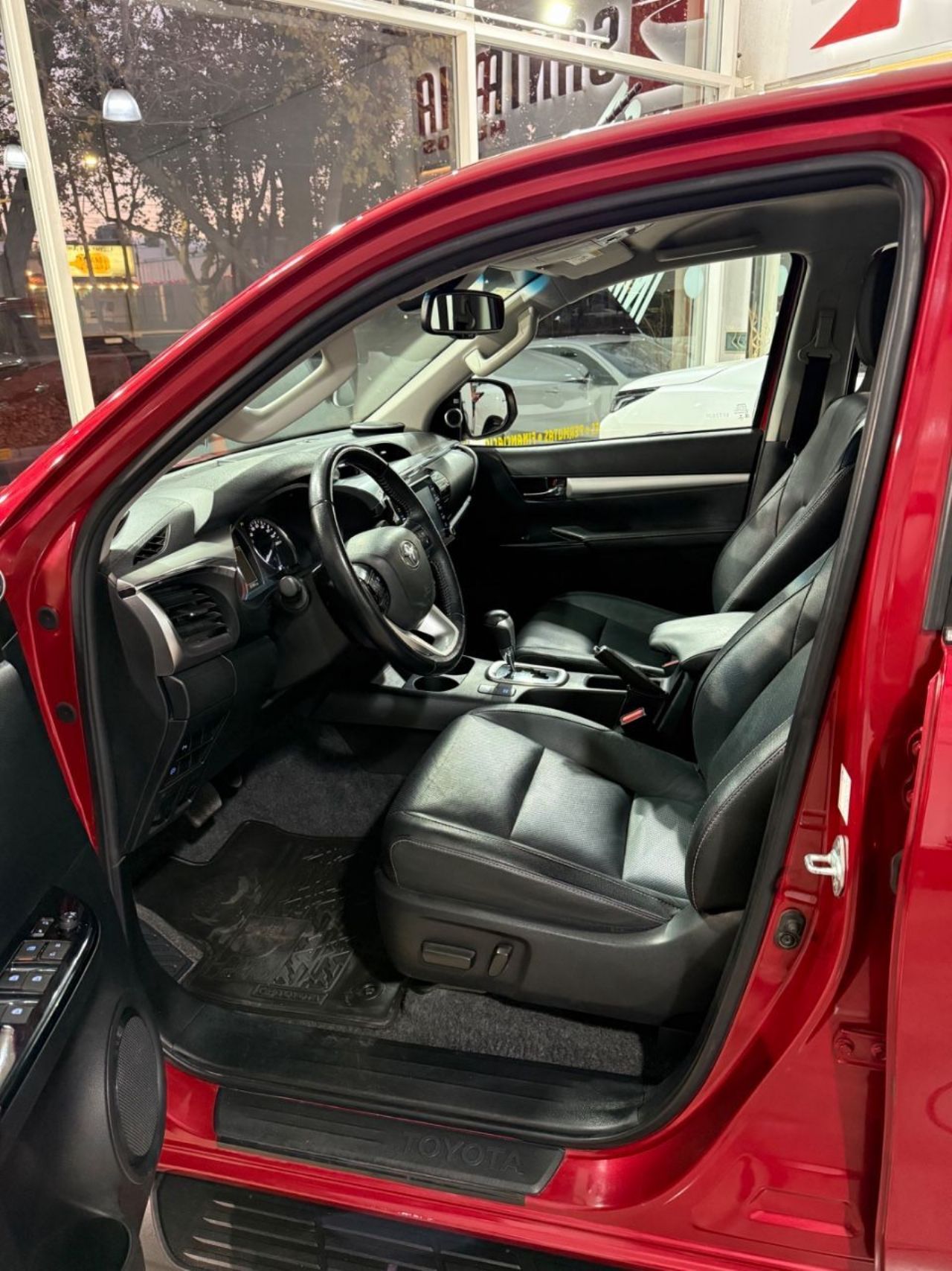 Toyota Hilux Usada Financiado en Mendoza, deRuedas