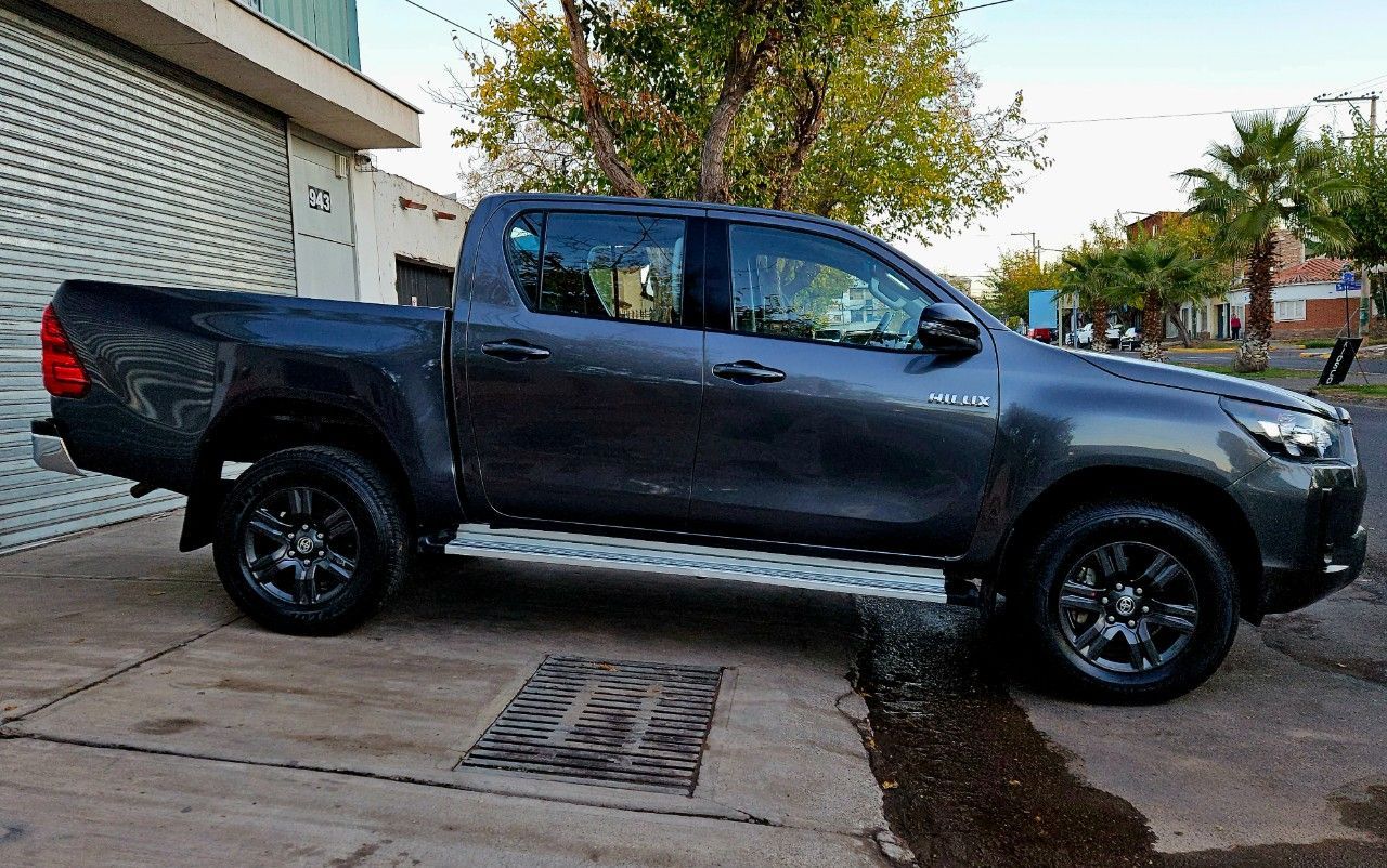 Toyota Hilux Usada Financiado en Mendoza, deRuedas