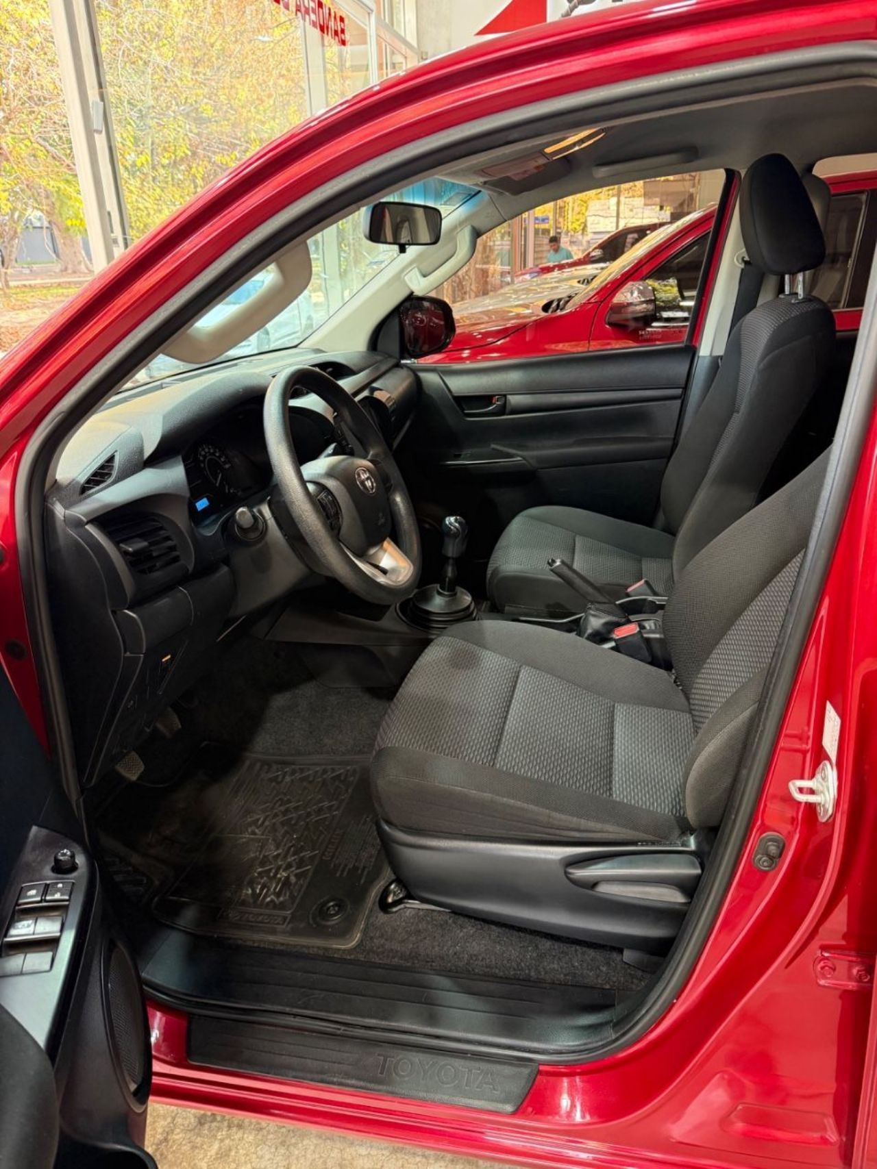 Toyota Hilux Usada Financiado en Mendoza, deRuedas