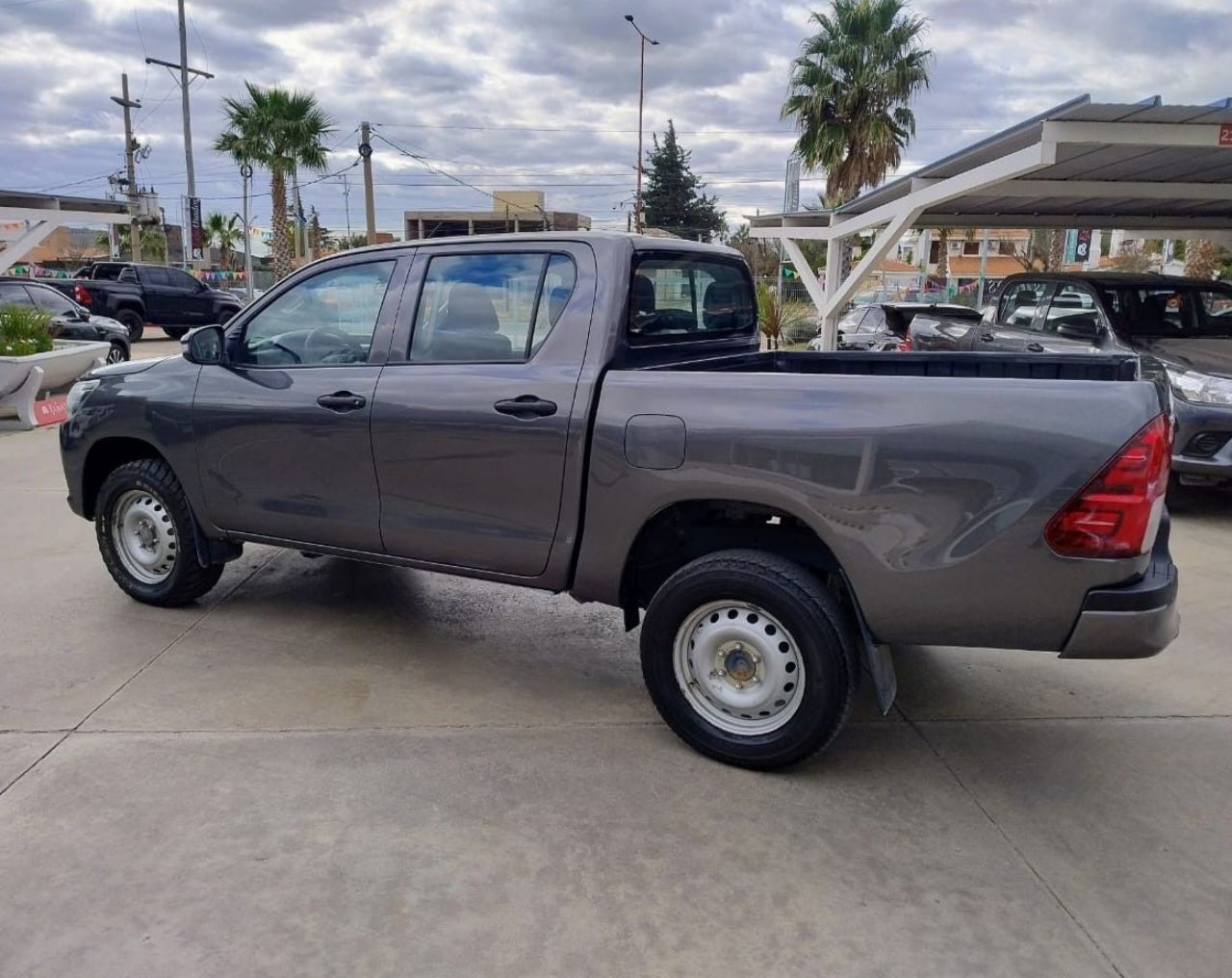 Toyota Hilux Usada en San Luis, deRuedas