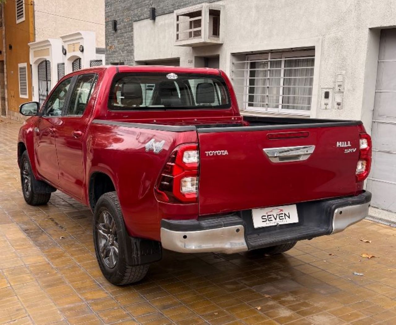 Toyota Hilux Usada en San Juan, deRuedas