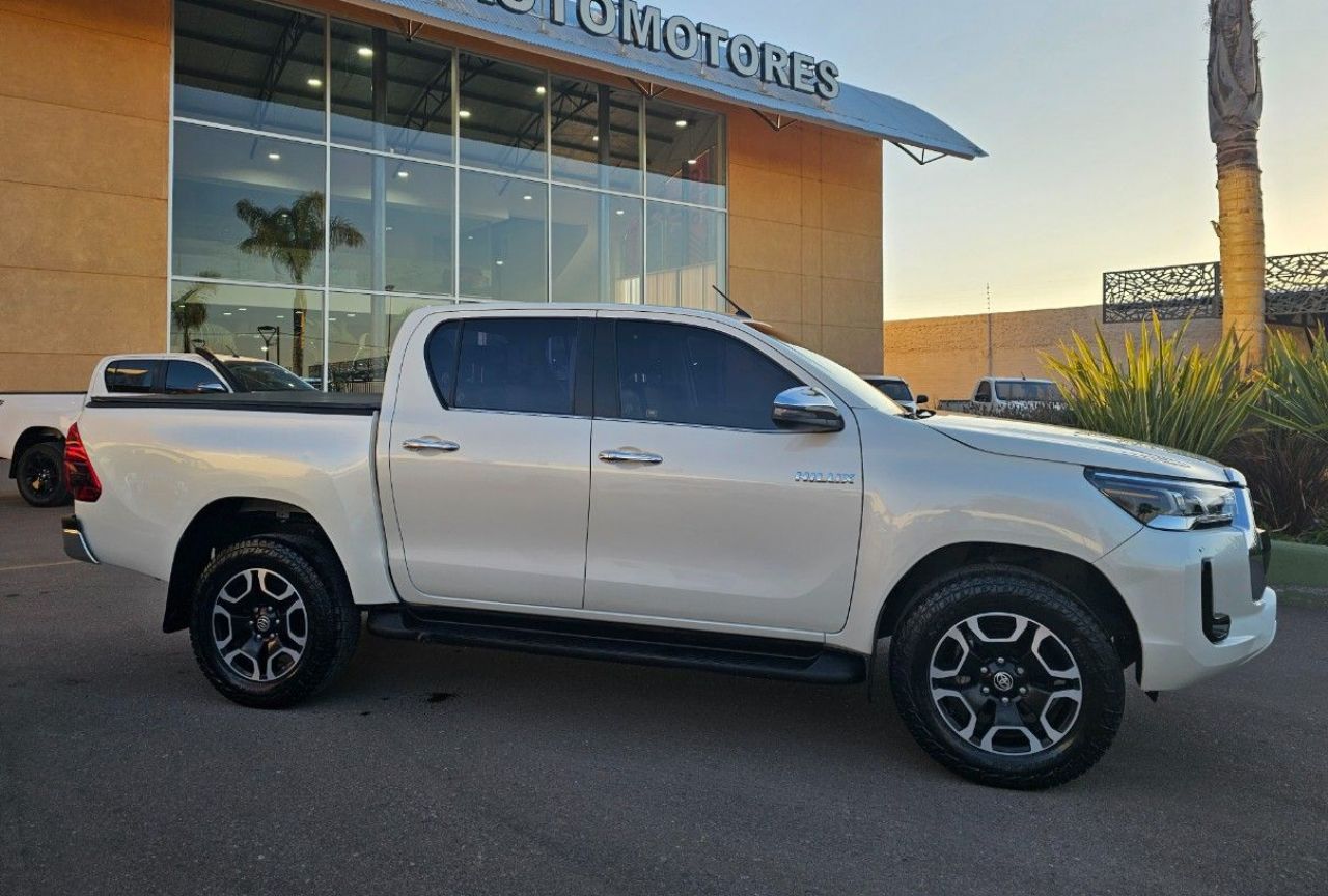 Toyota Hilux Usada Financiado en Mendoza, deRuedas