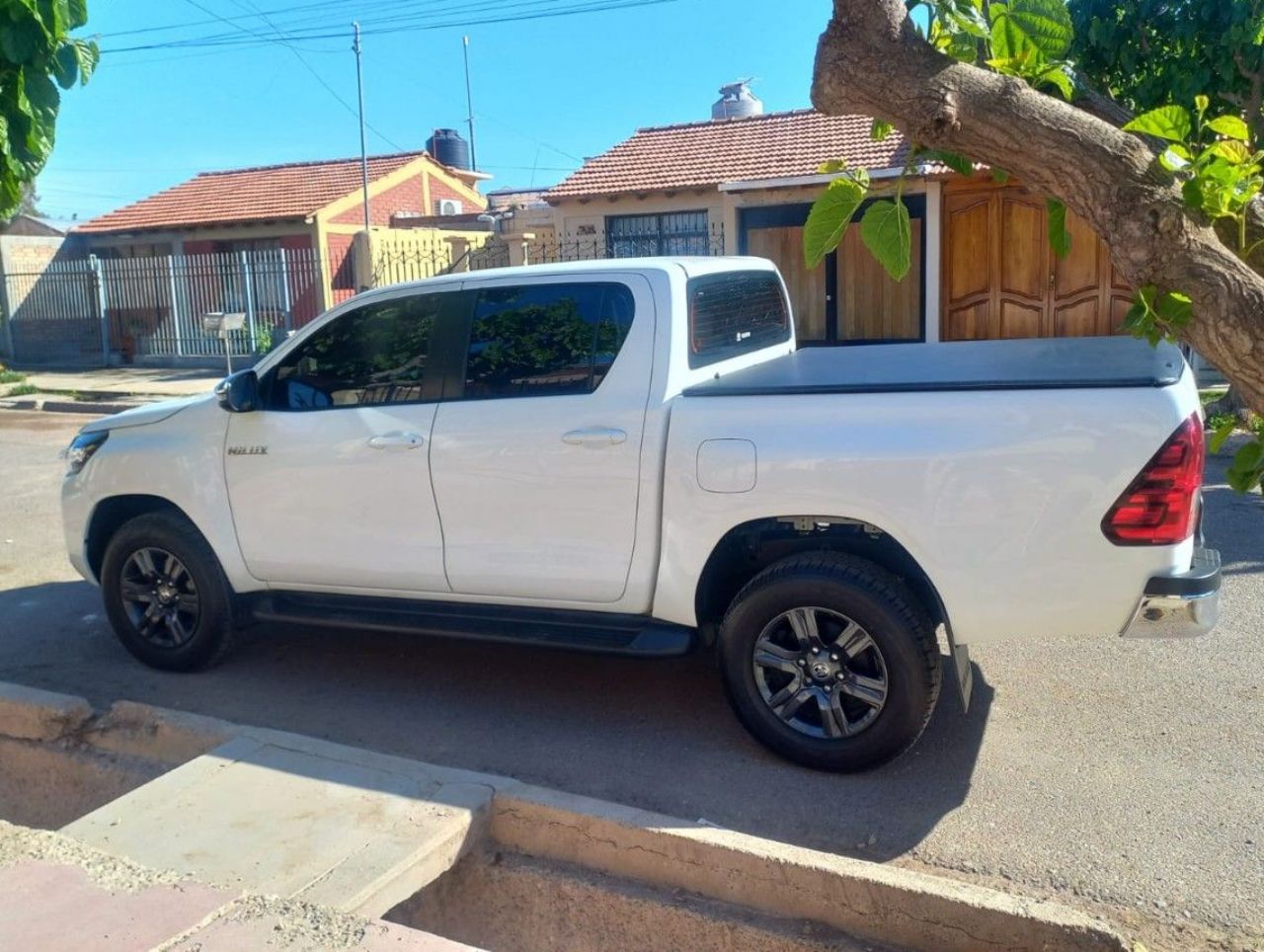Toyota Hilux Usada en Mendoza, deRuedas