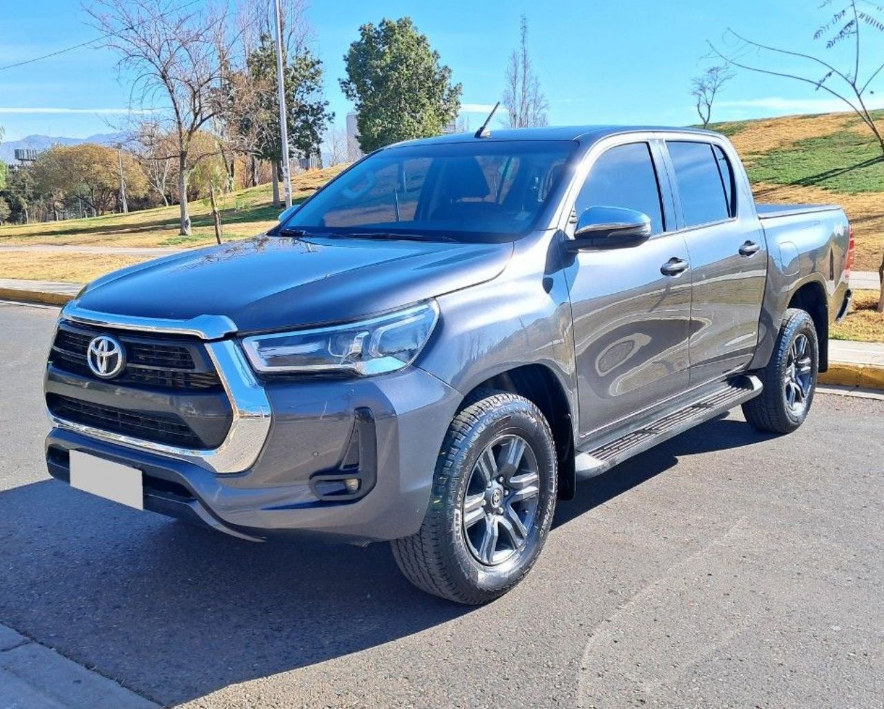 Toyota Hilux Usada Financiado en Mendoza, deRuedas