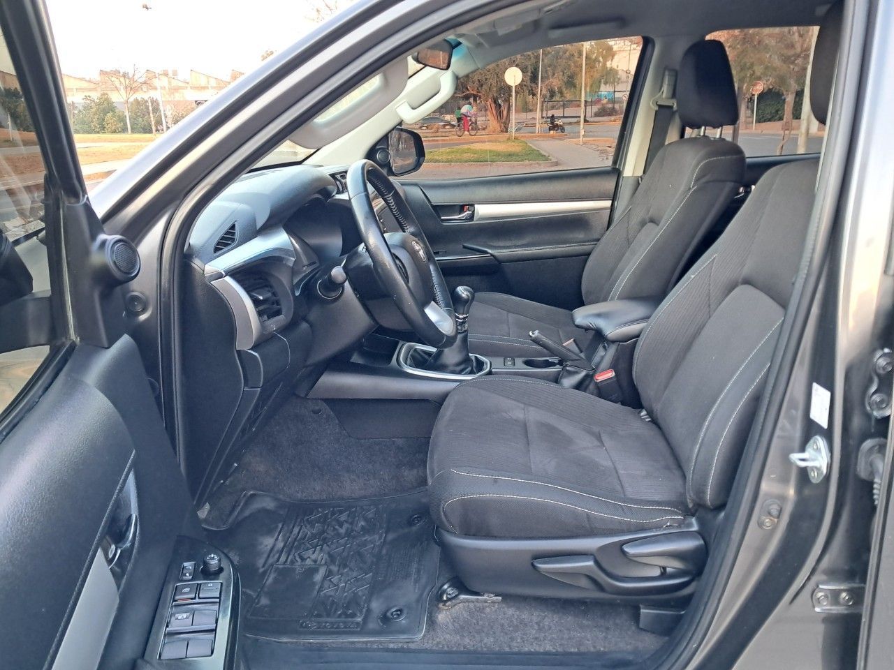 Toyota Hilux Usada Financiado en Mendoza, deRuedas