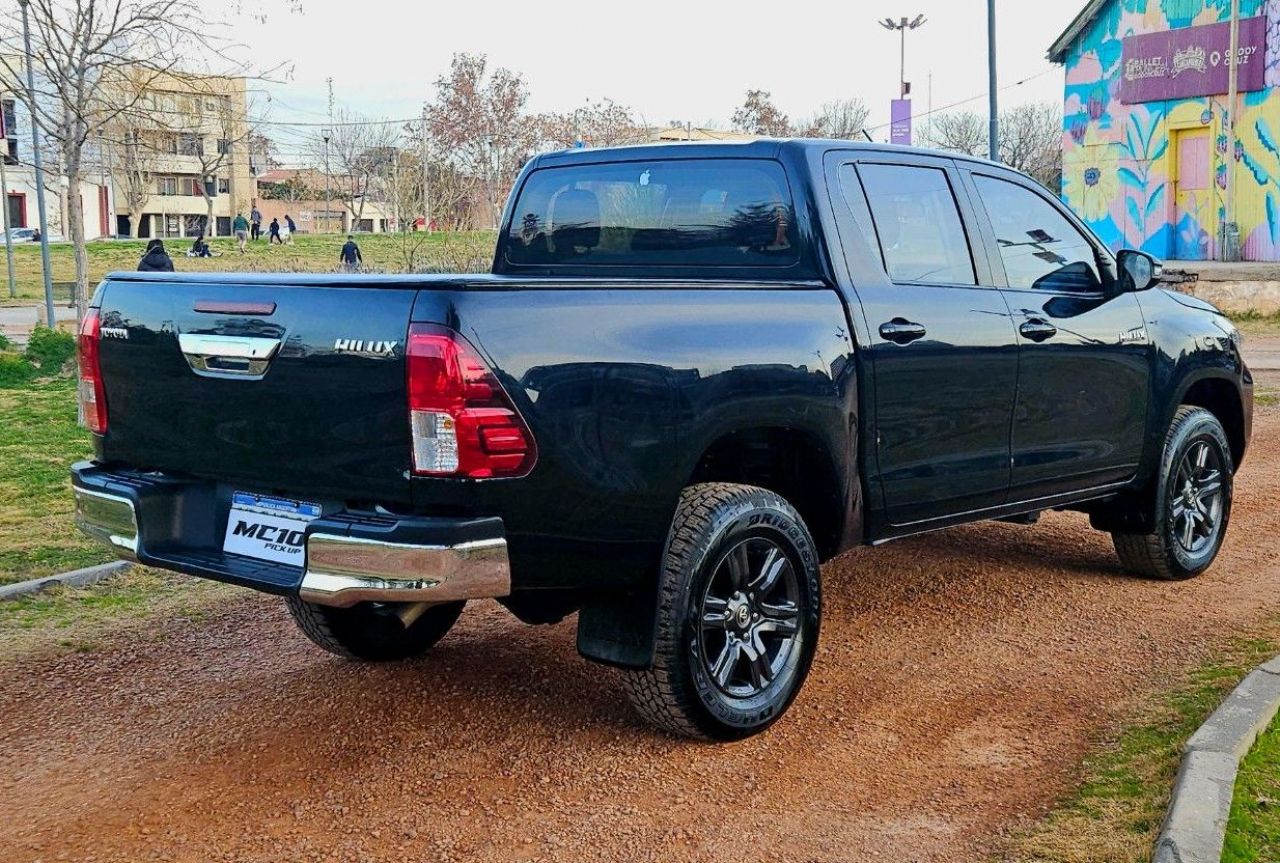 Toyota Hilux Usada Financiado en Mendoza, deRuedas