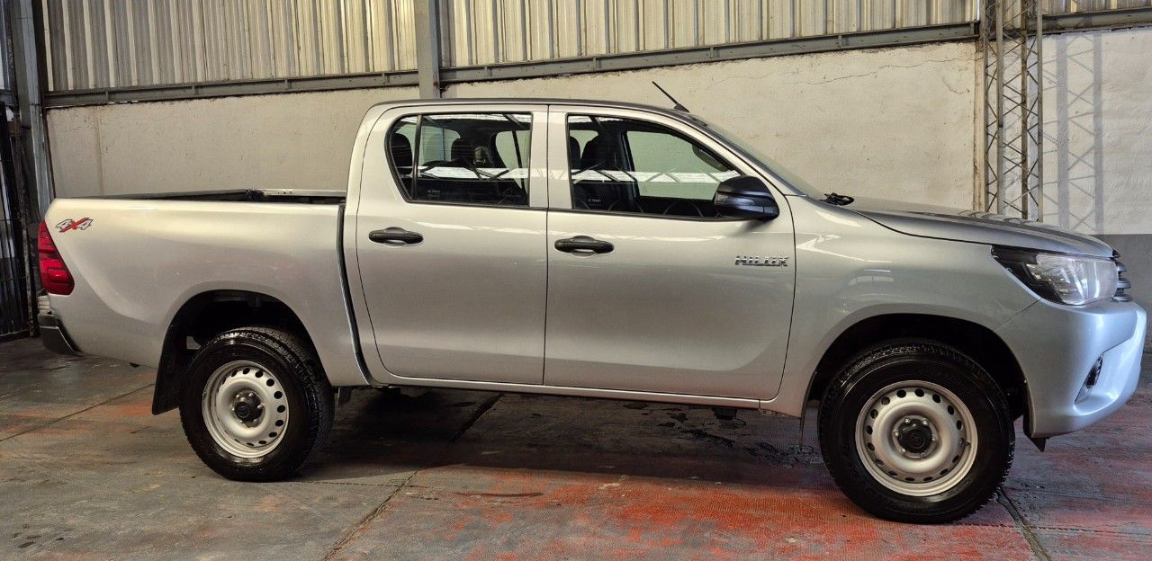Toyota Hilux Usada Financiado en Mendoza, deRuedas