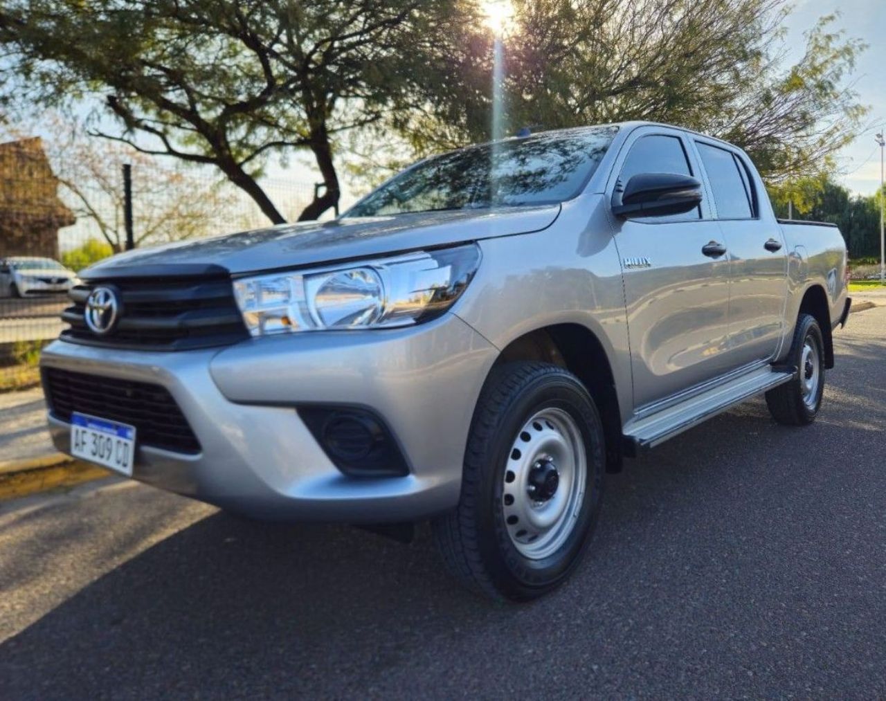 Toyota Hilux Usada Financiado en Mendoza, deRuedas