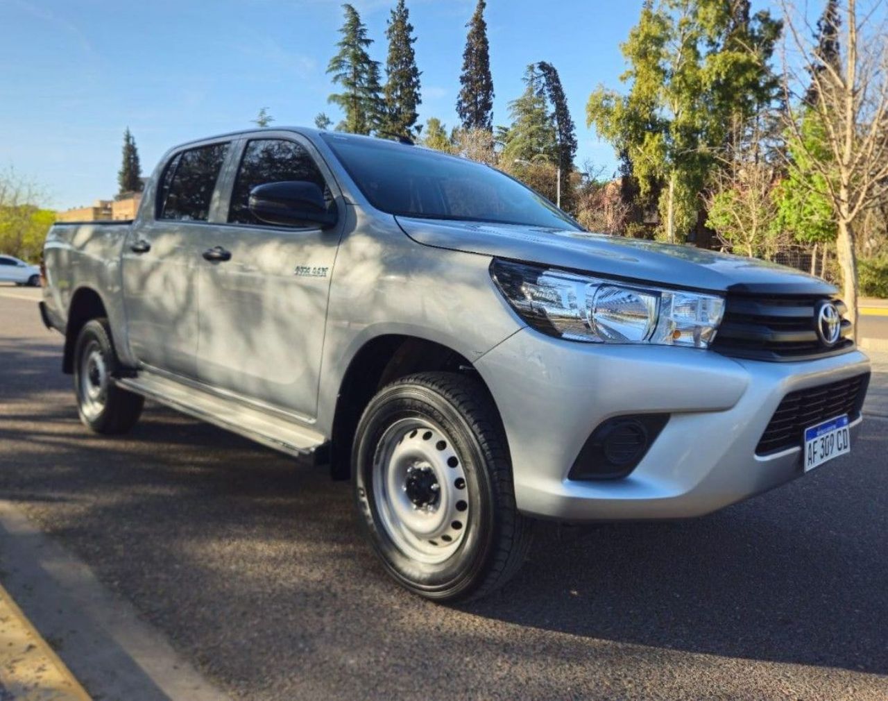 Toyota Hilux Usada Financiado en Mendoza, deRuedas
