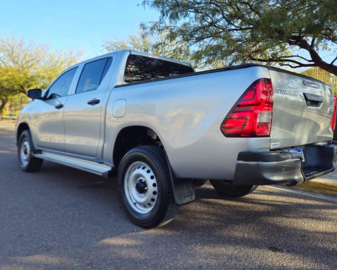 Toyota Hilux Usada Financiado en Mendoza, deRuedas
