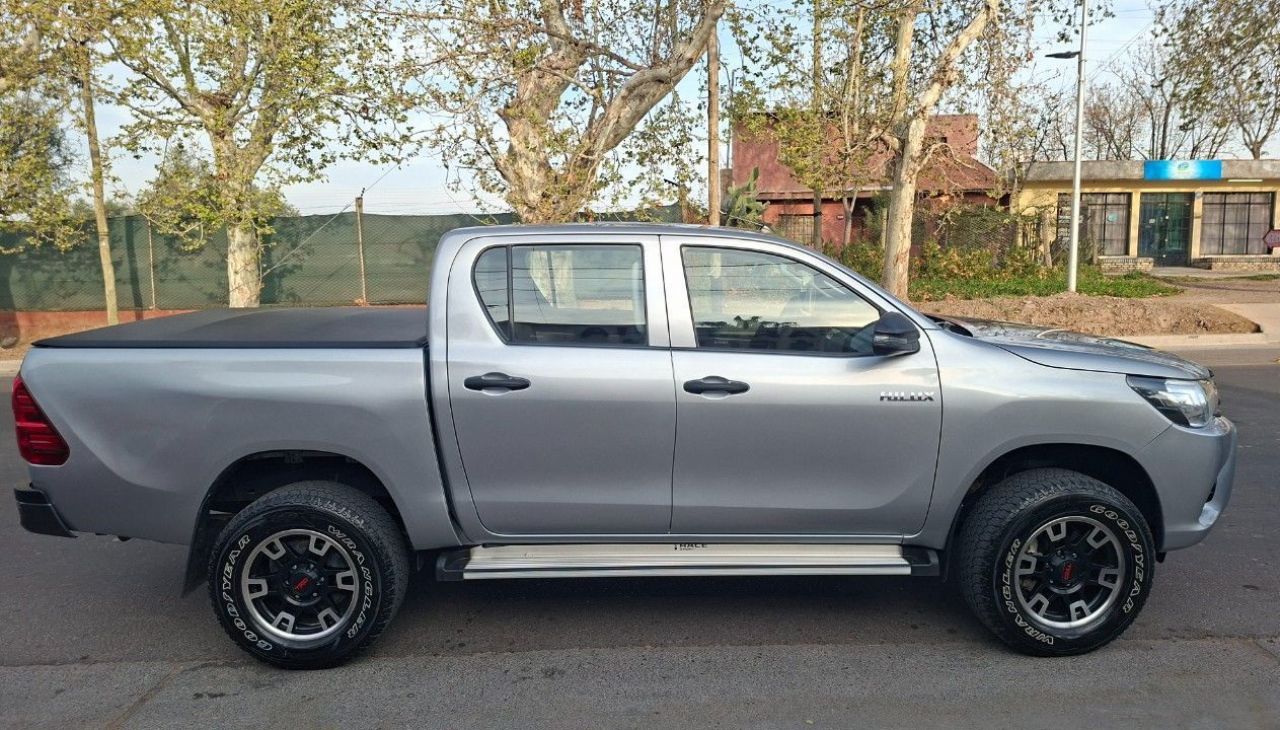 Toyota Hilux Usada Financiado en Mendoza, deRuedas