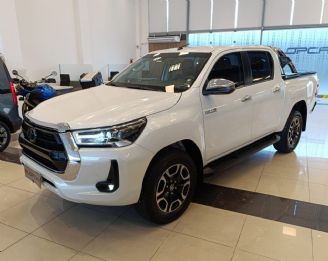 Toyota Hilux Usada en Córdoba Financiado