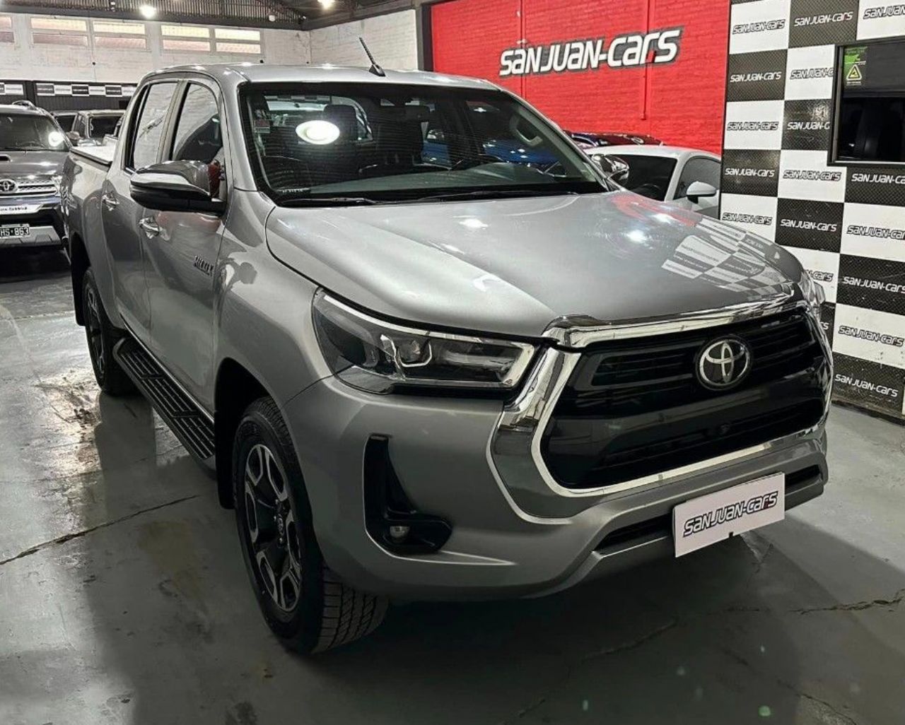 Toyota Hilux Usada en San Juan, deRuedas