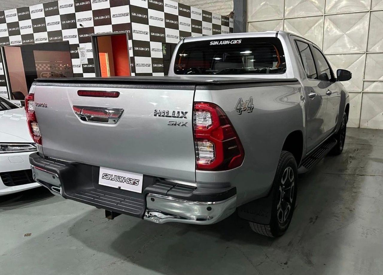Toyota Hilux Usada en San Juan, deRuedas