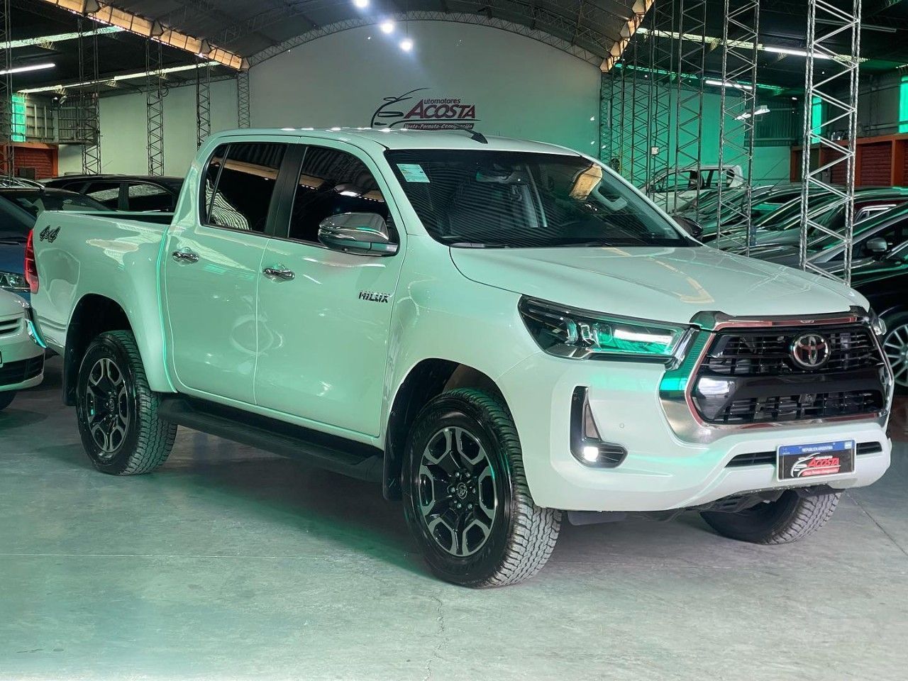 Toyota Hilux Usada en San Juan, deRuedas