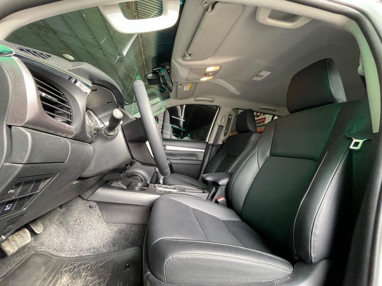Toyota Hilux Usada en San Juan, deRuedas