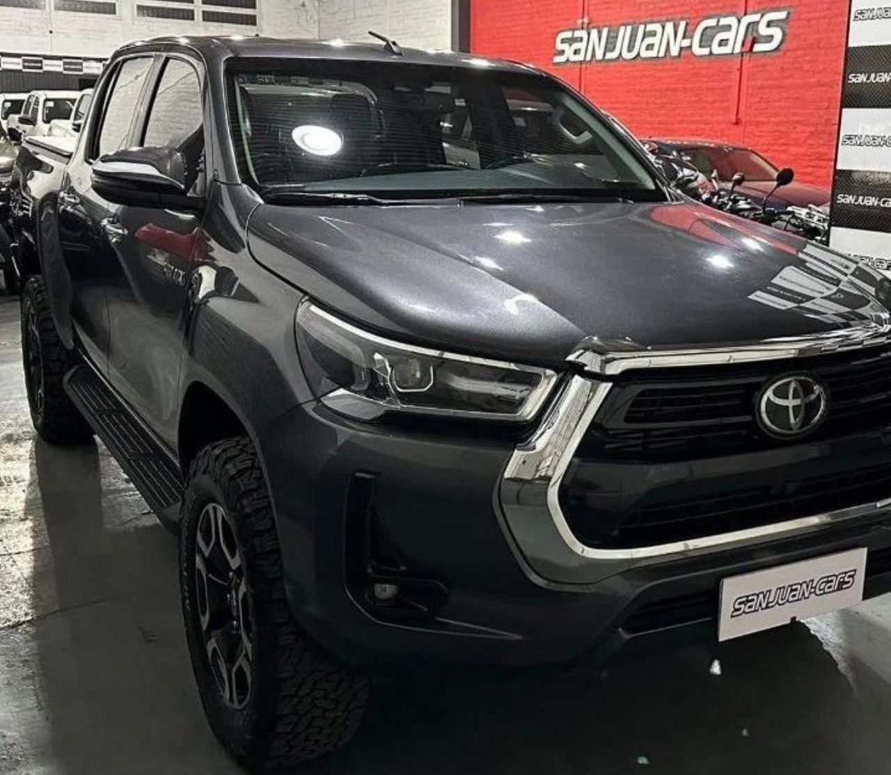 Toyota Hilux Usada en San Juan, deRuedas