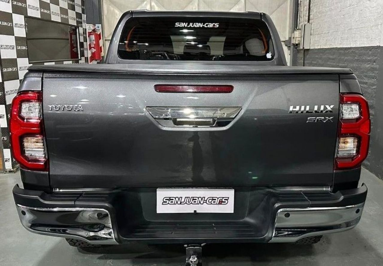 Toyota Hilux Usada en San Juan, deRuedas