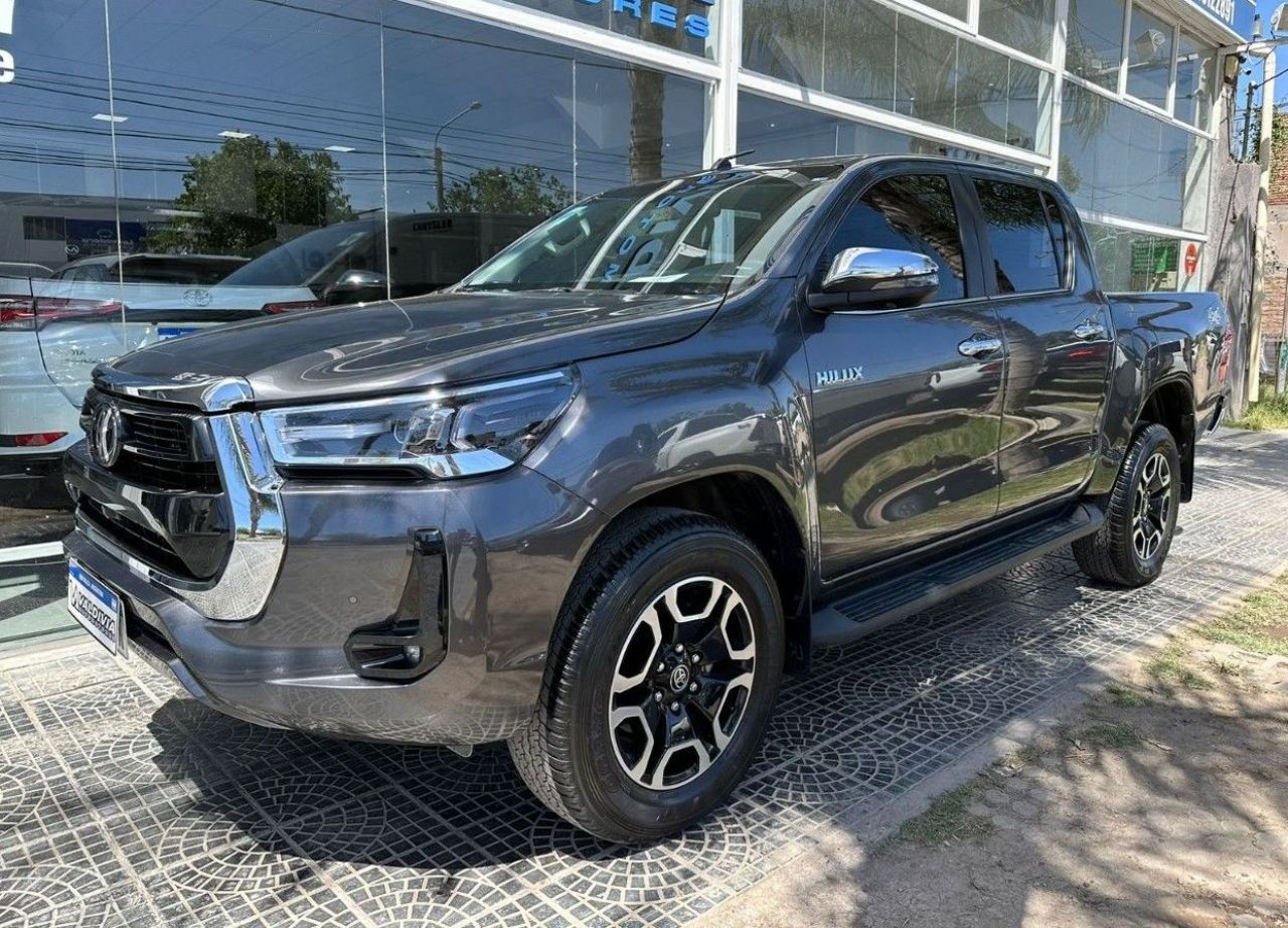 Toyota Hilux Usada en San Juan, deRuedas