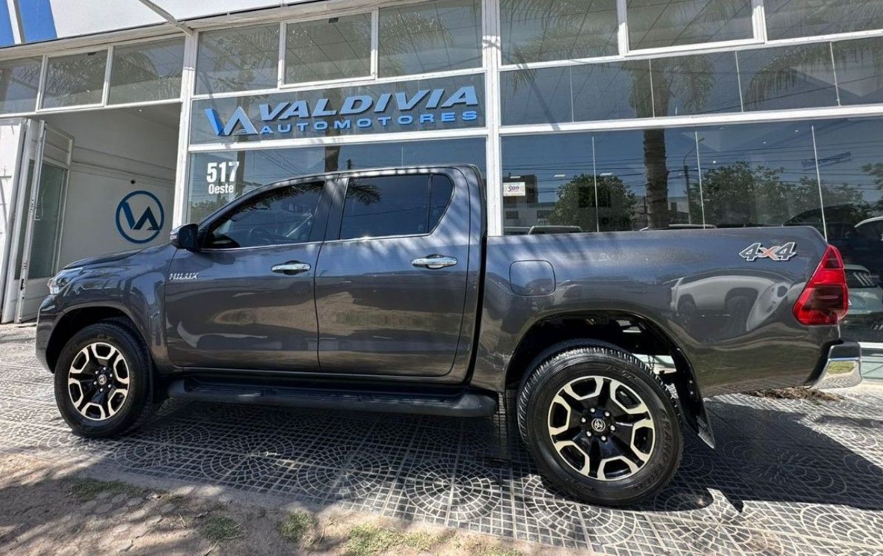 Toyota Hilux Usada en San Juan, deRuedas