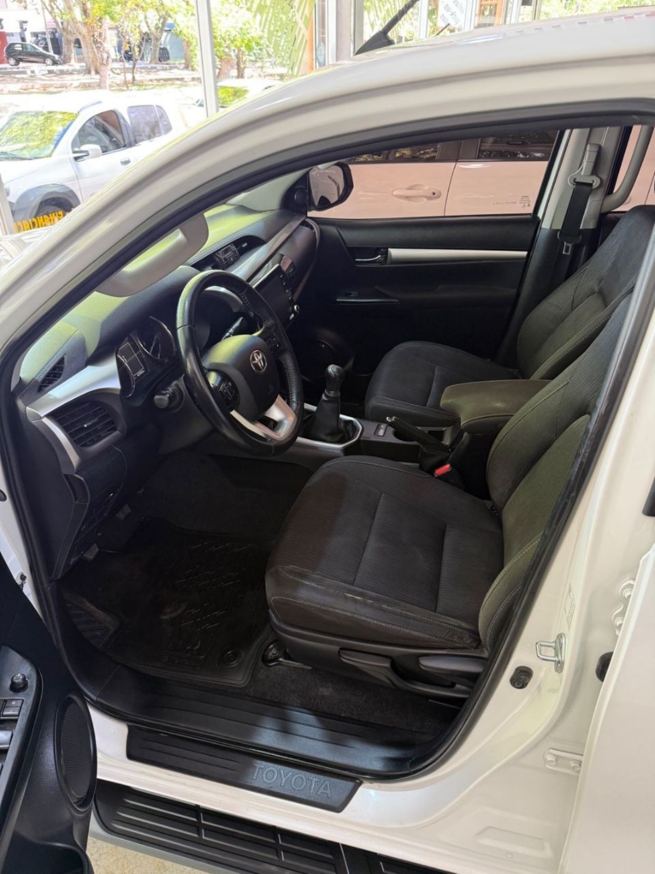 Toyota Hilux Usada Financiado en Mendoza, deRuedas