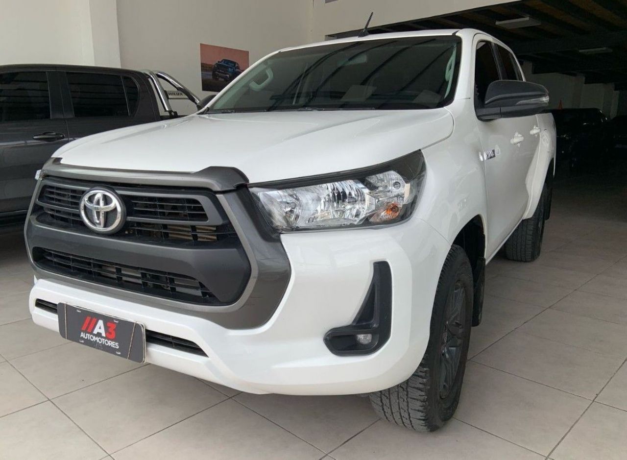 Toyota Hilux Usada Financiado en Mendoza, deRuedas