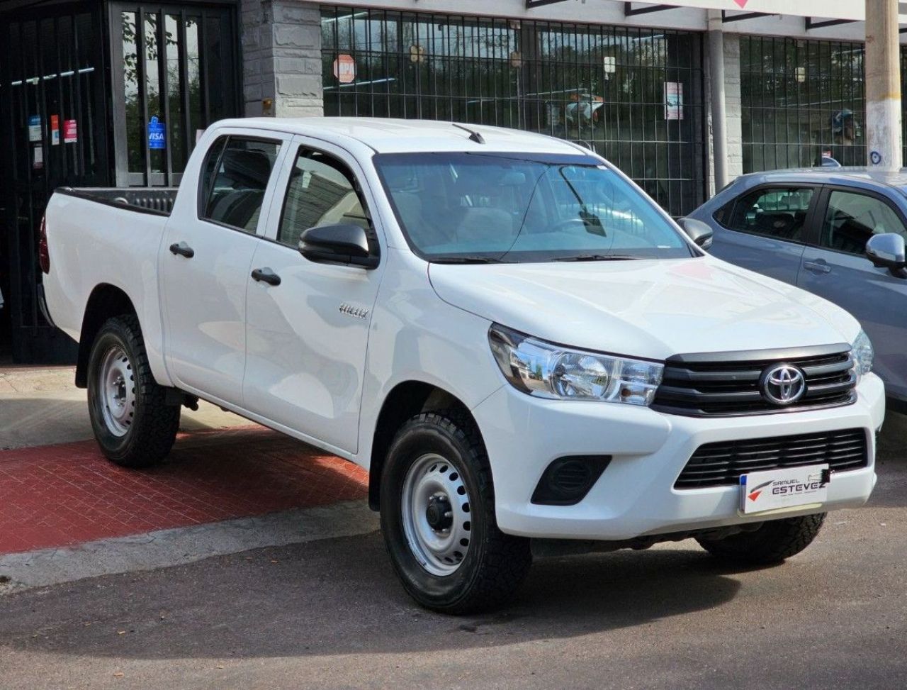 Toyota Hilux Usada Financiado en Mendoza, deRuedas
