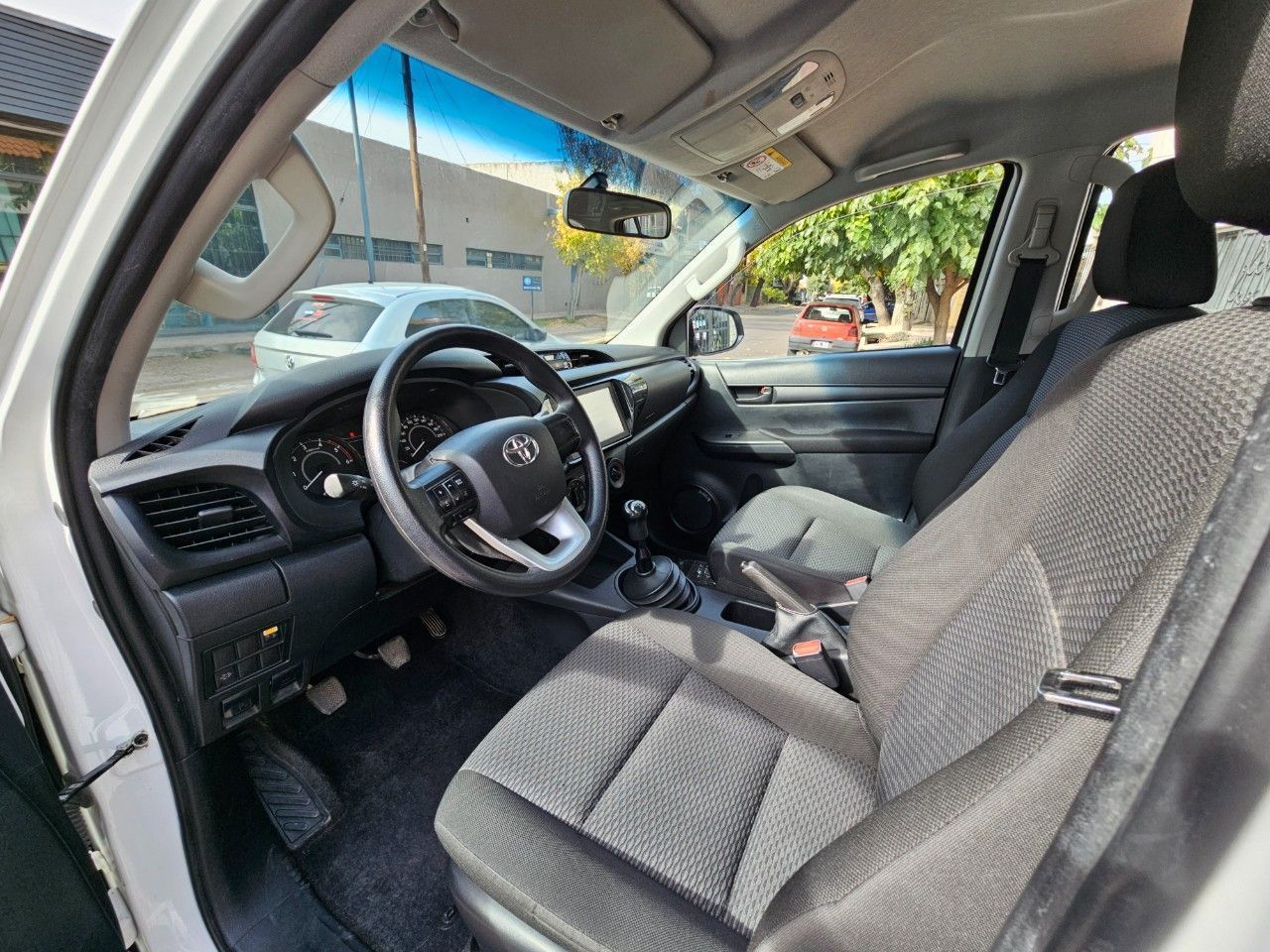 Toyota Hilux Usada Financiado en Mendoza, deRuedas