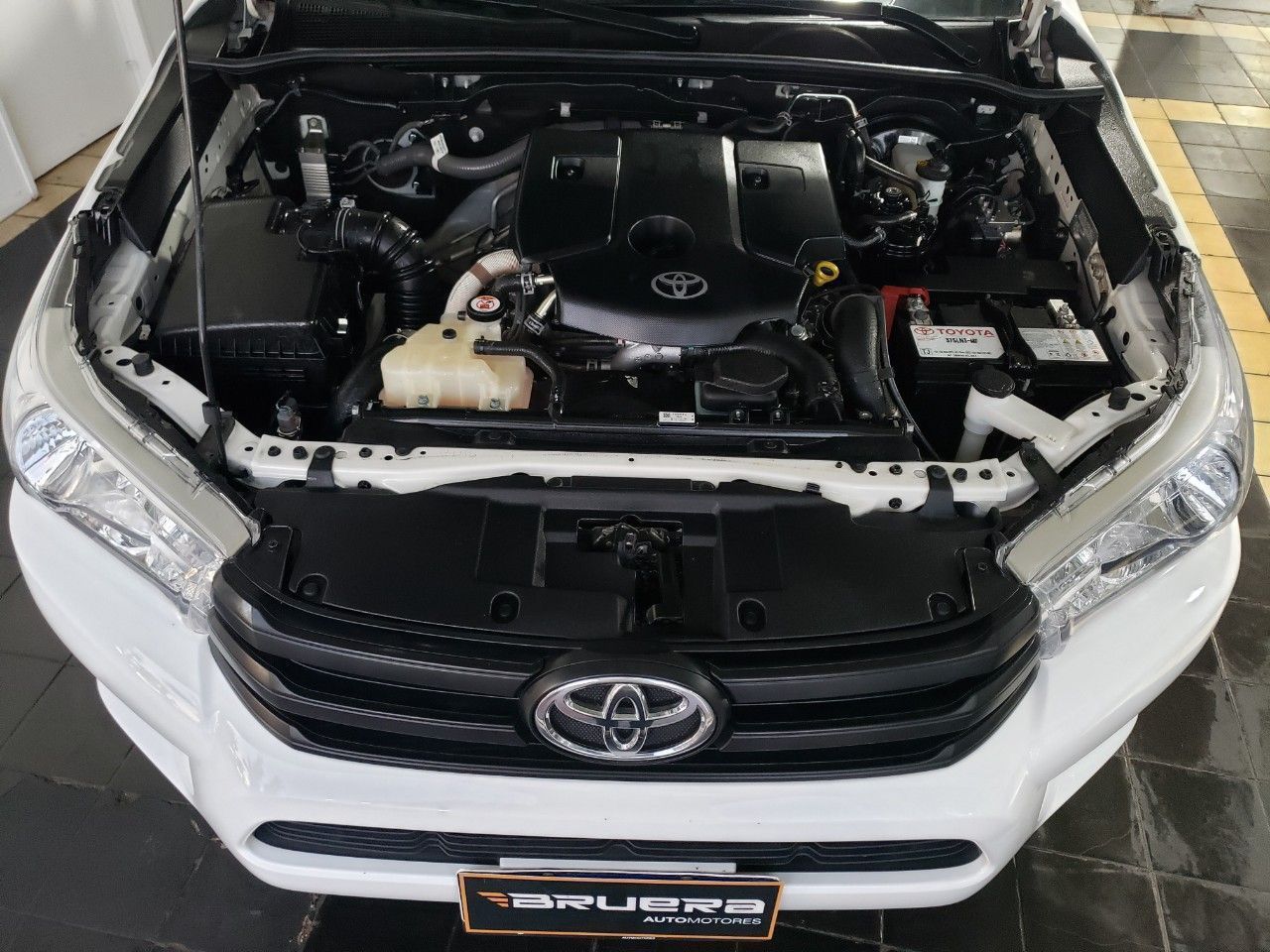 Toyota Hilux Usada Financiado en Mendoza, deRuedas