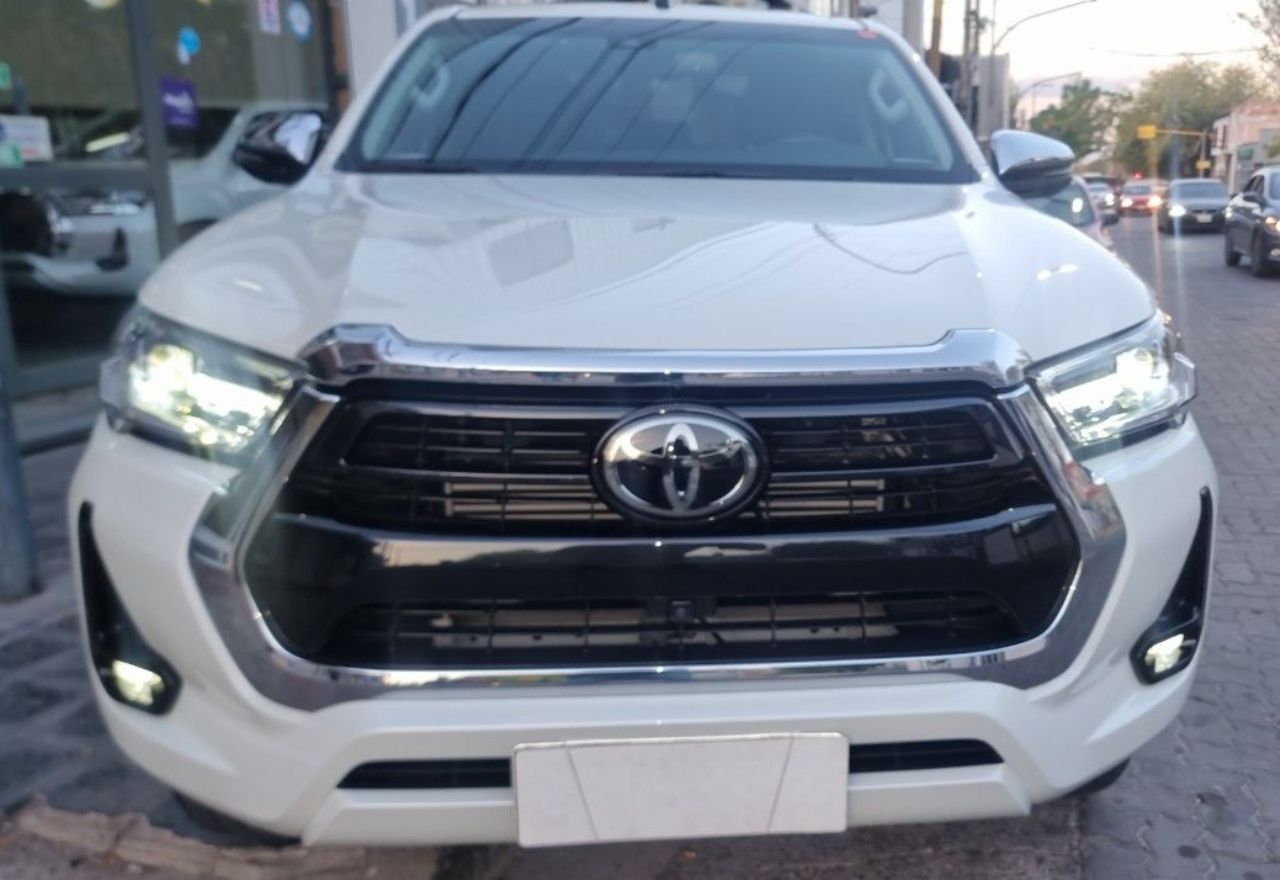 Toyota Hilux Usada Financiado en Mendoza, deRuedas