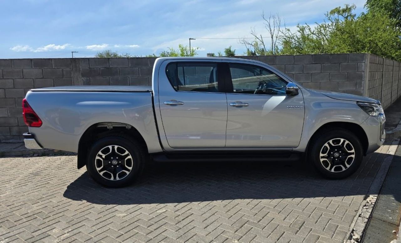 Toyota Hilux Usada en Córdoba, deRuedas