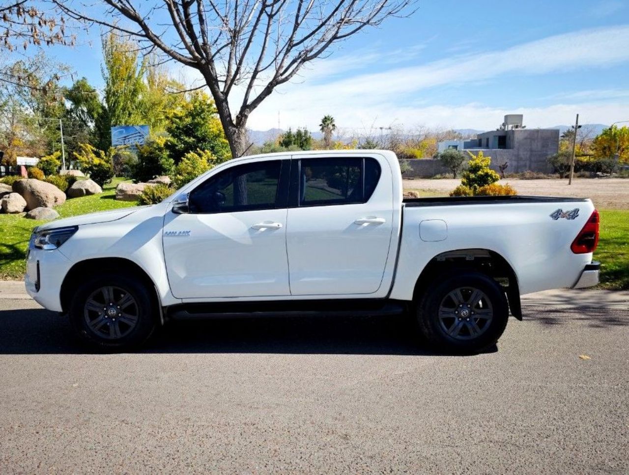 Toyota Hilux Usada Financiado en Mendoza, deRuedas