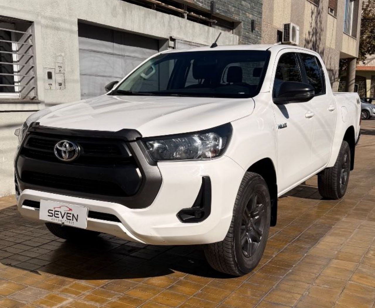 Toyota Hilux Usada en San Juan, deRuedas