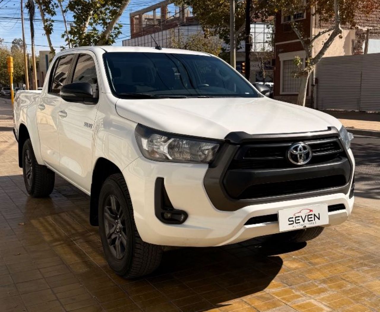 Toyota Hilux Usada en San Juan, deRuedas