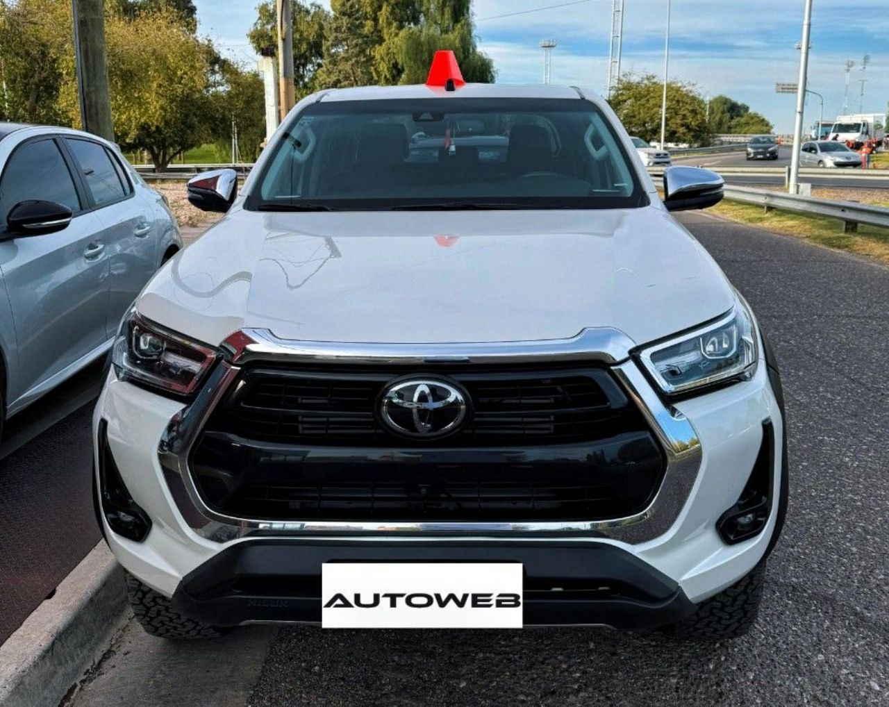 Toyota Hilux Usada en San Juan, deRuedas