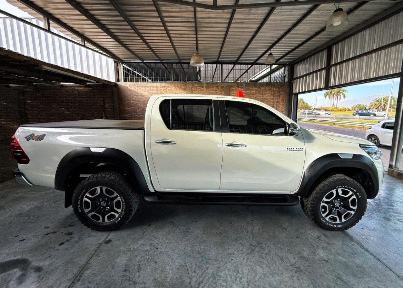 Toyota Hilux Usada en San Juan, deRuedas