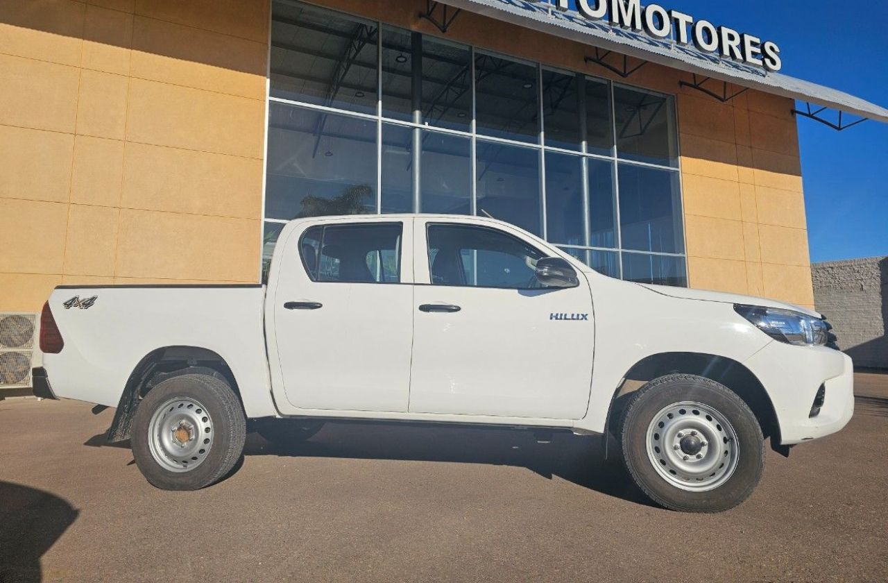 Toyota Hilux Usada Financiado en Mendoza, deRuedas
